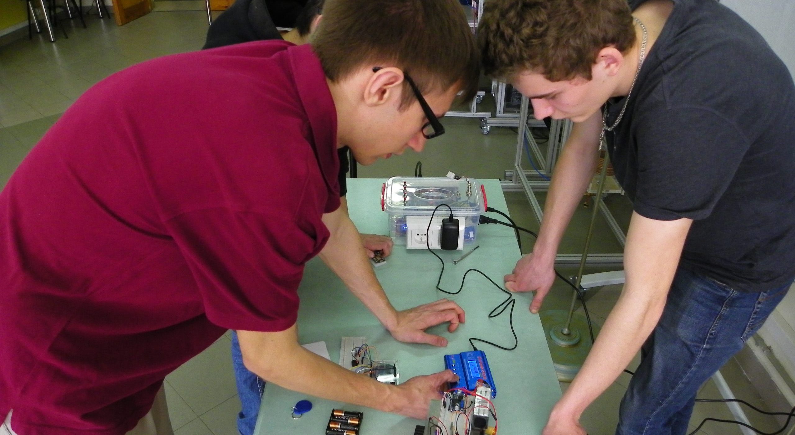 zajęcia w pracowni mechatroniki